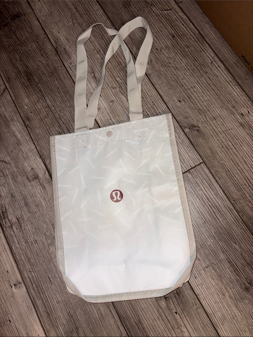 NWOT Lululemon bag